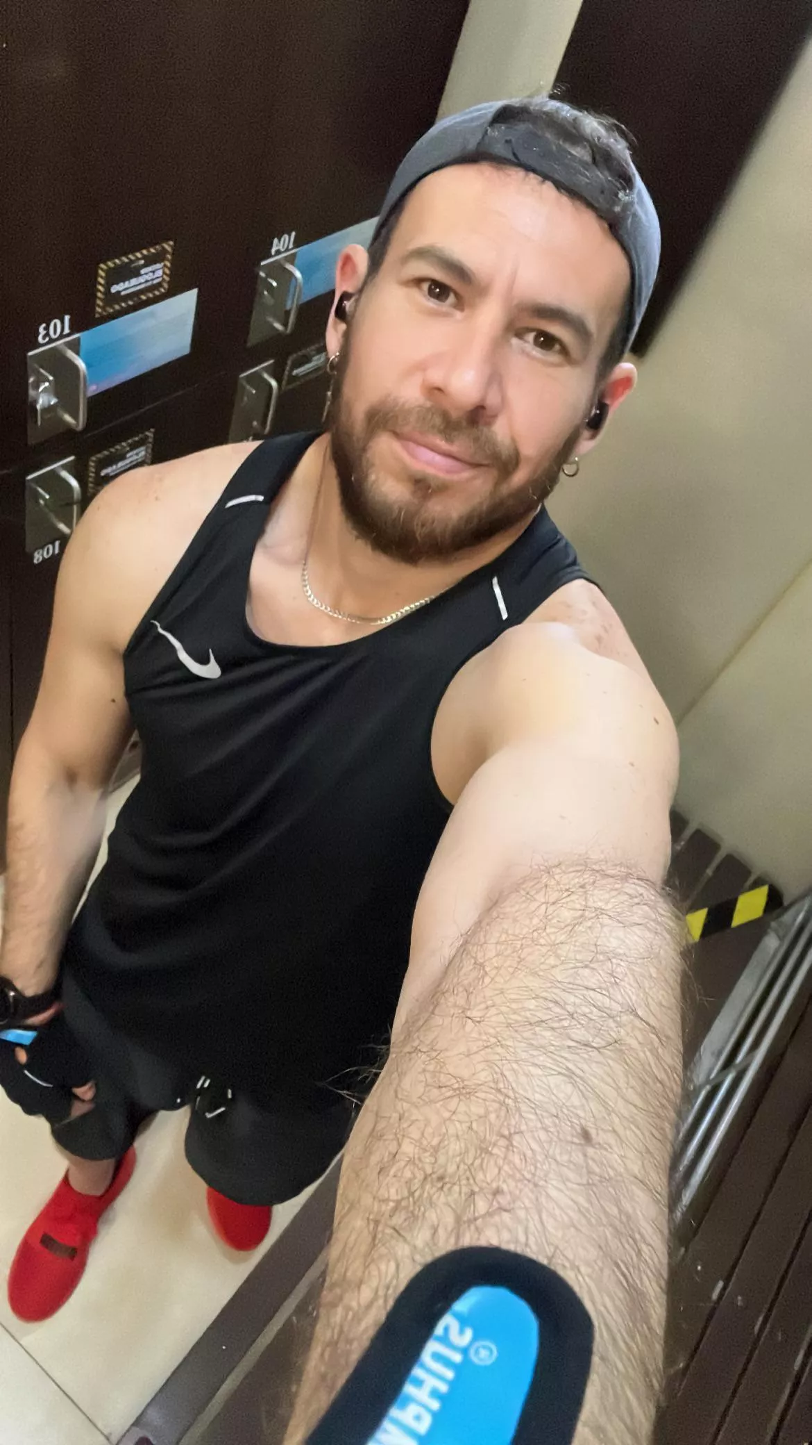 hi guys good day 😊