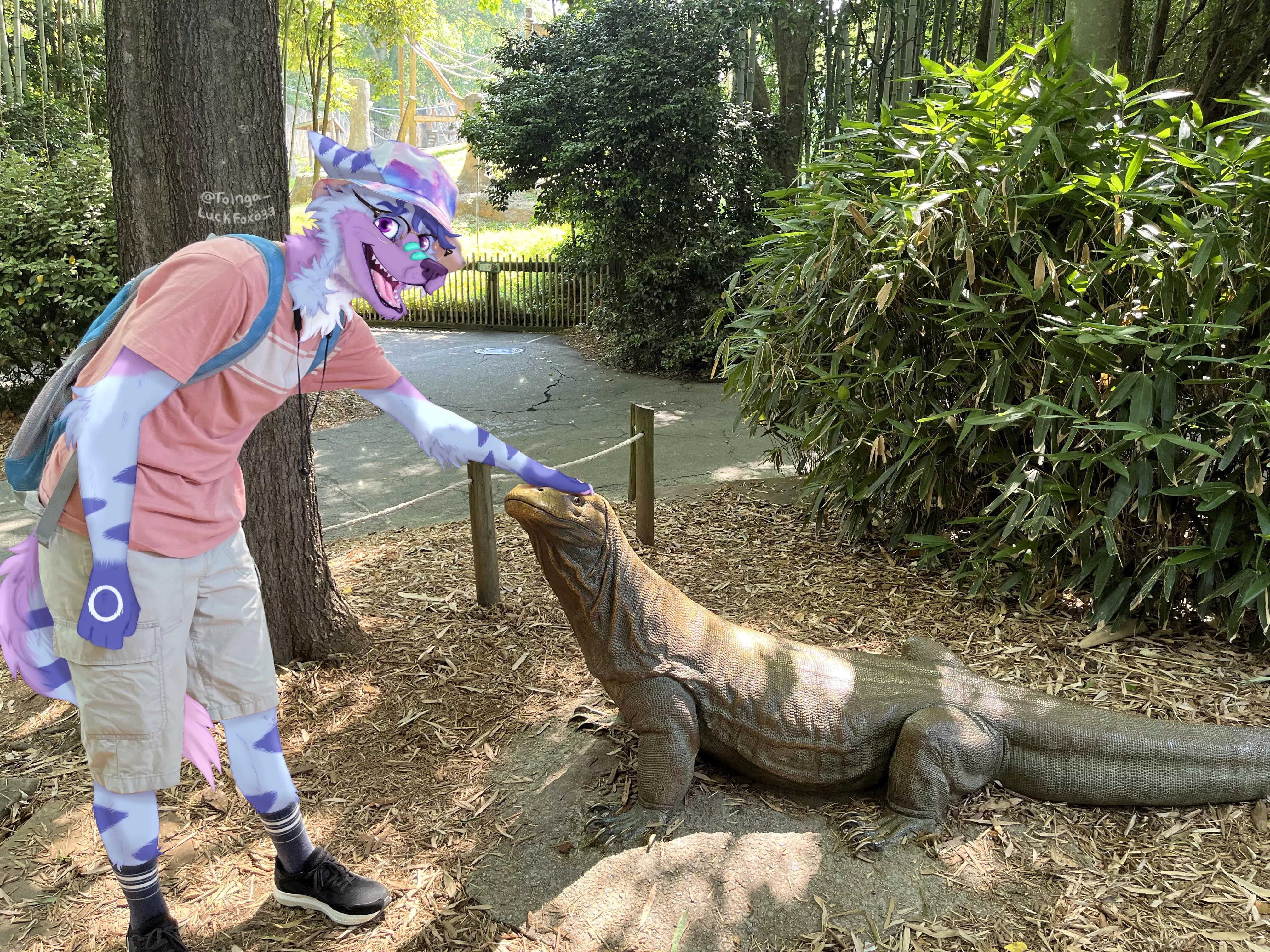 Im pettin' the danger derg (LuckFoxo33 - art by me)