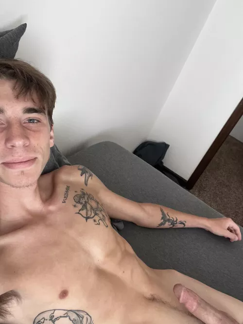 I'm to small to be in this bed alone, care to join?