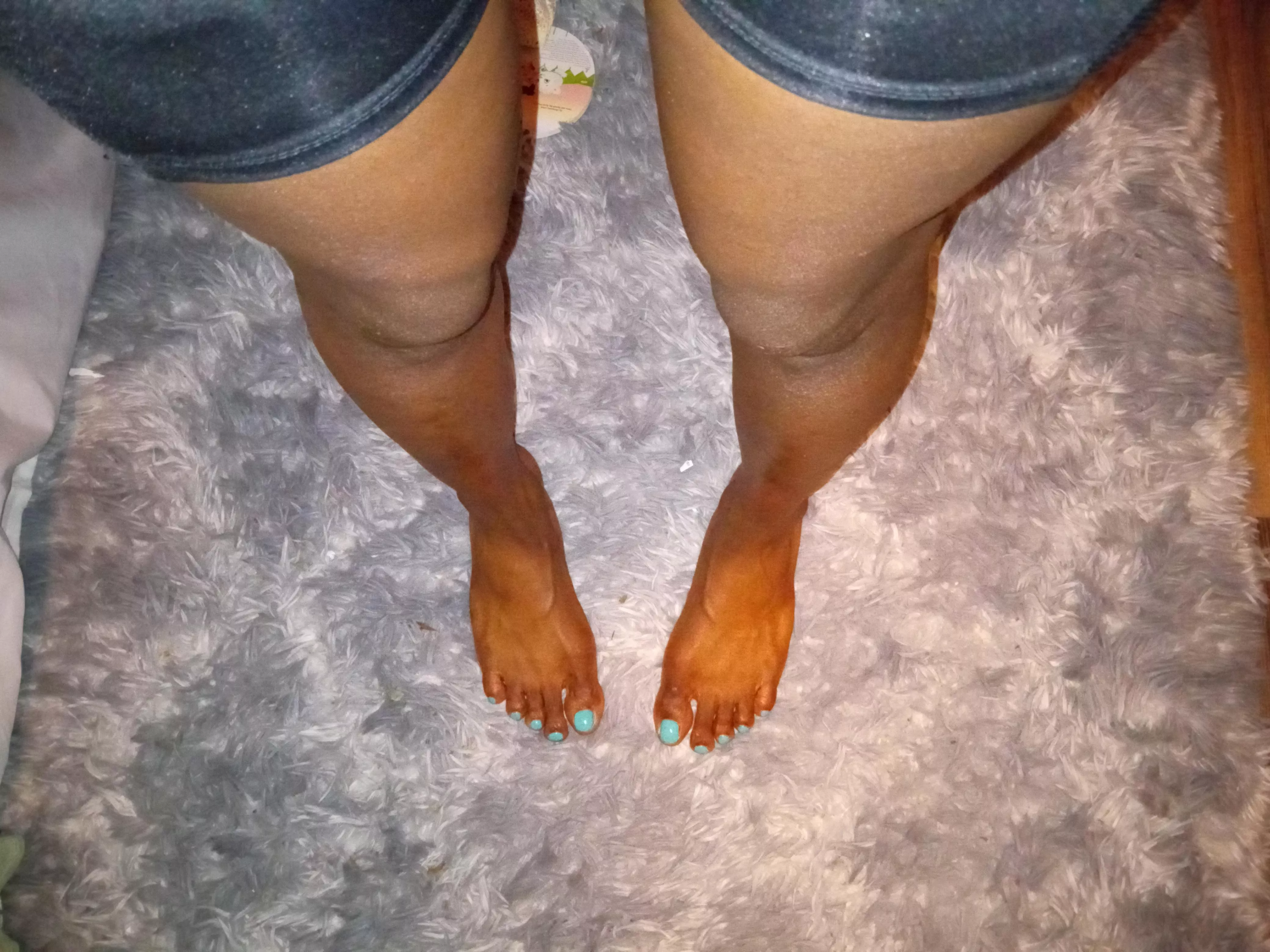 It's been a rough day... massage my feet for me please?