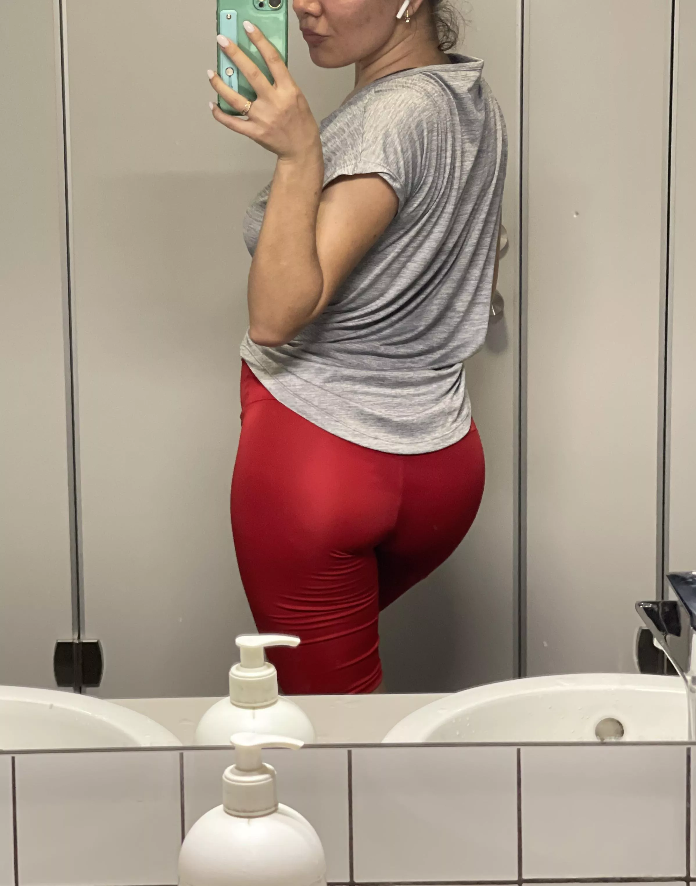 Love these yoga pants