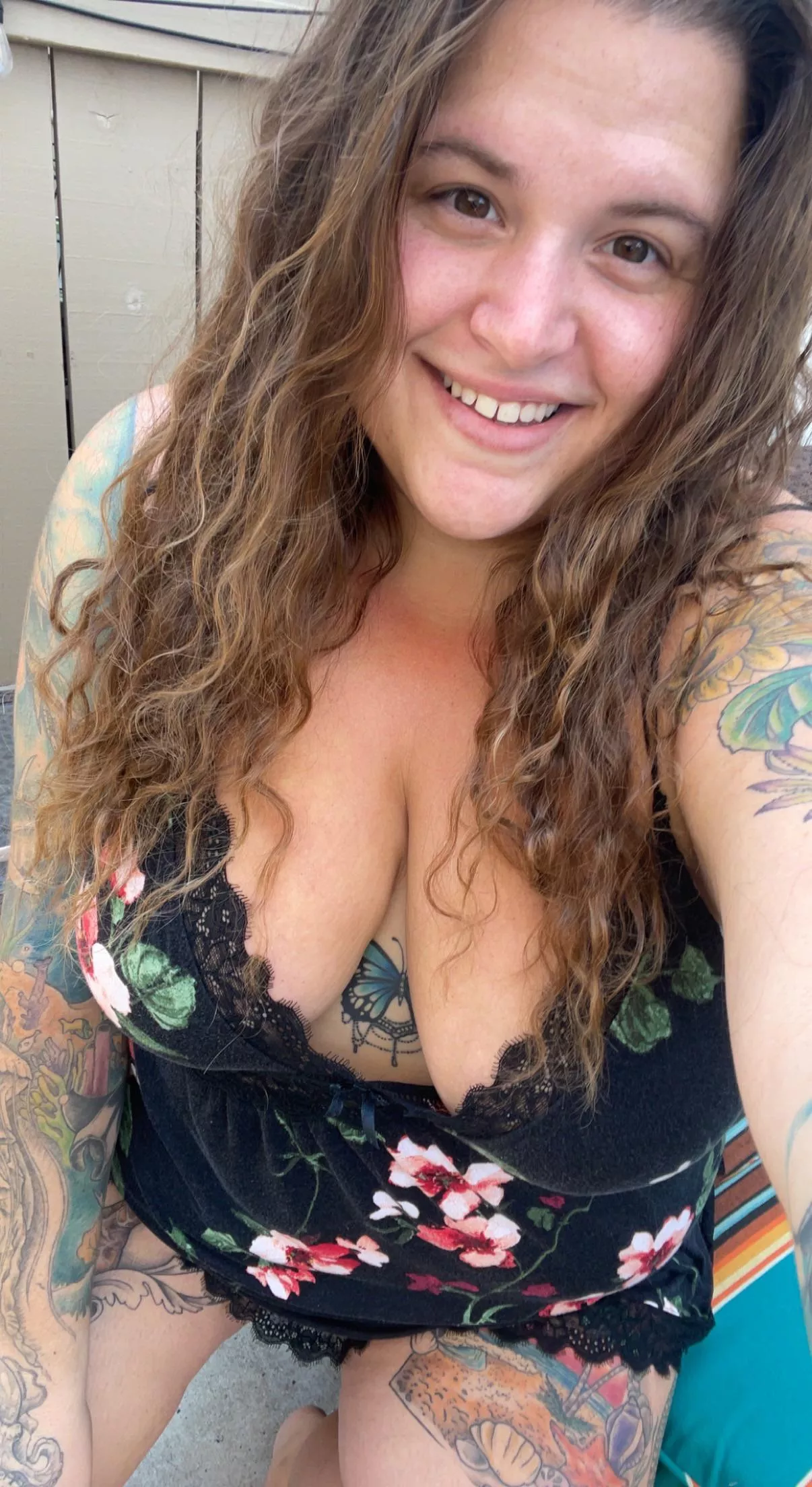 rise and shine , wouldn’t you like to wake up next to this sexy bbw and all of my curves covered in tattoos !