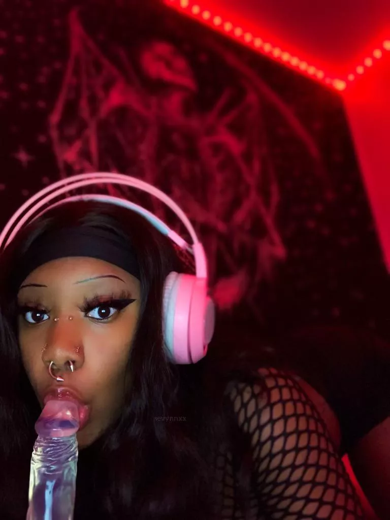 ⋆⁺₊⋆ [SELLING] ⋆⁺₊⋆ ♡ $25 video calls ♡ nudes ♡ sexting ♡ dick rates ♡ sph ♡ gfe ♡ + more! (snap: sevynnxx) (psst i verify!)