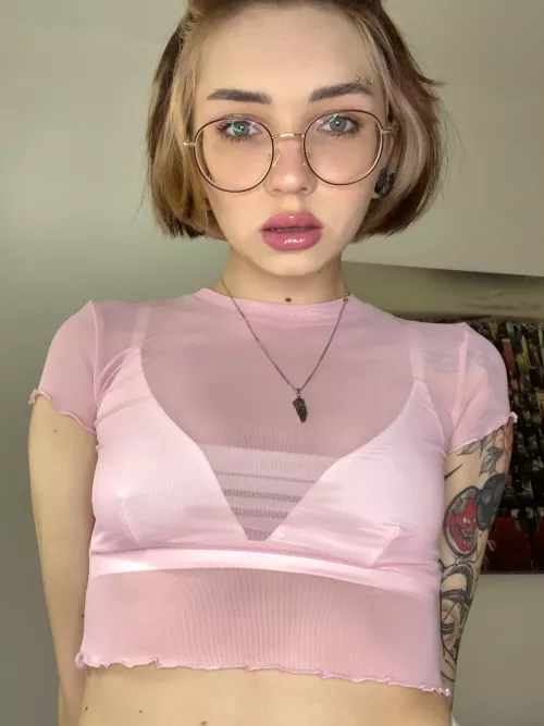 Sometimes sweet young girls do very dirty things 😏💜