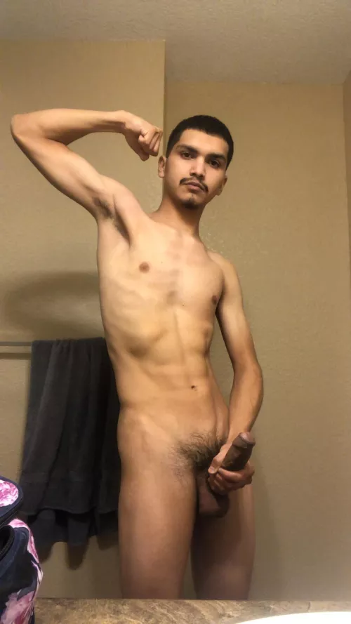 What do you think of my physique? 💪🏽