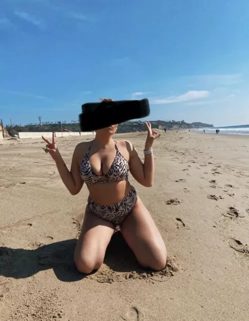 Who wants to be in between my legs right now? 😇