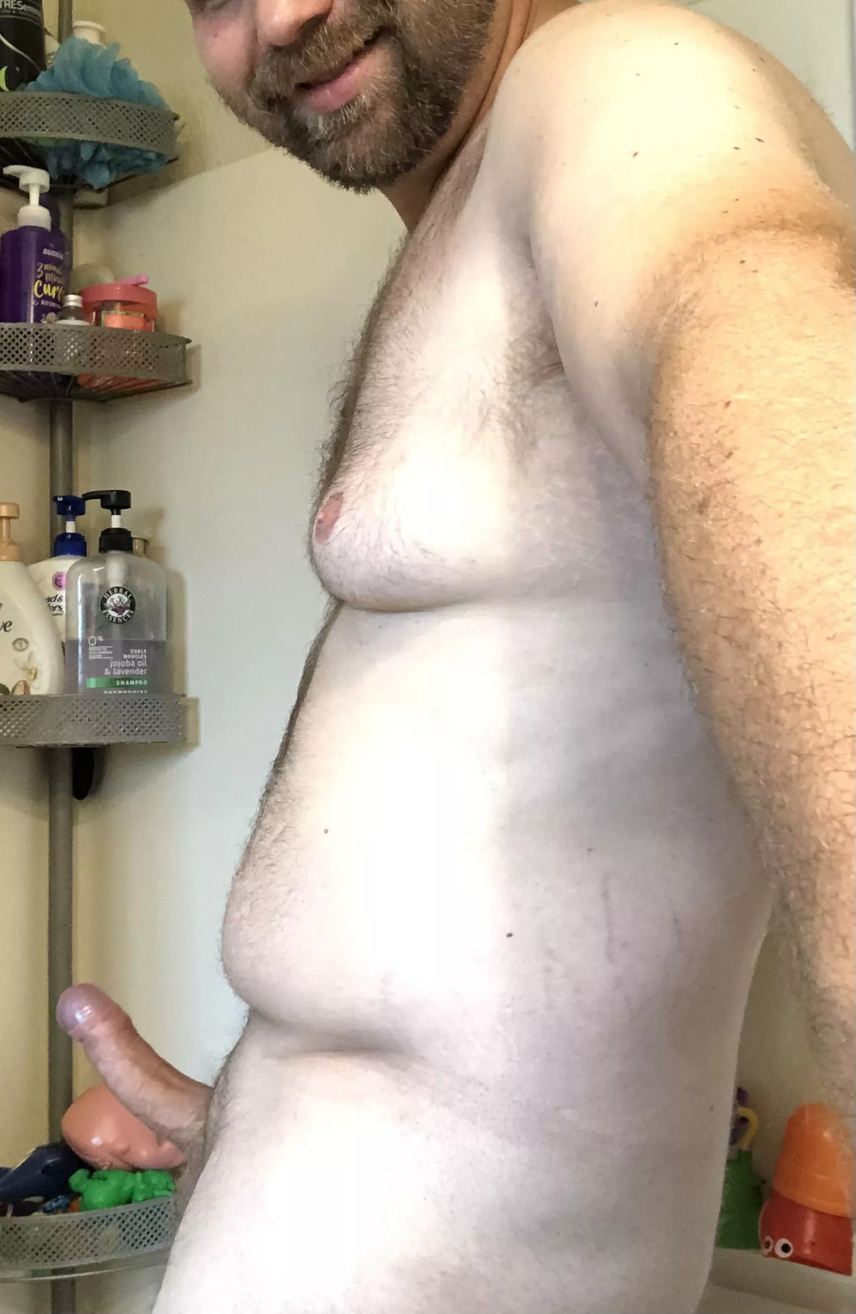 Wish I had someone to scrub my back 😏