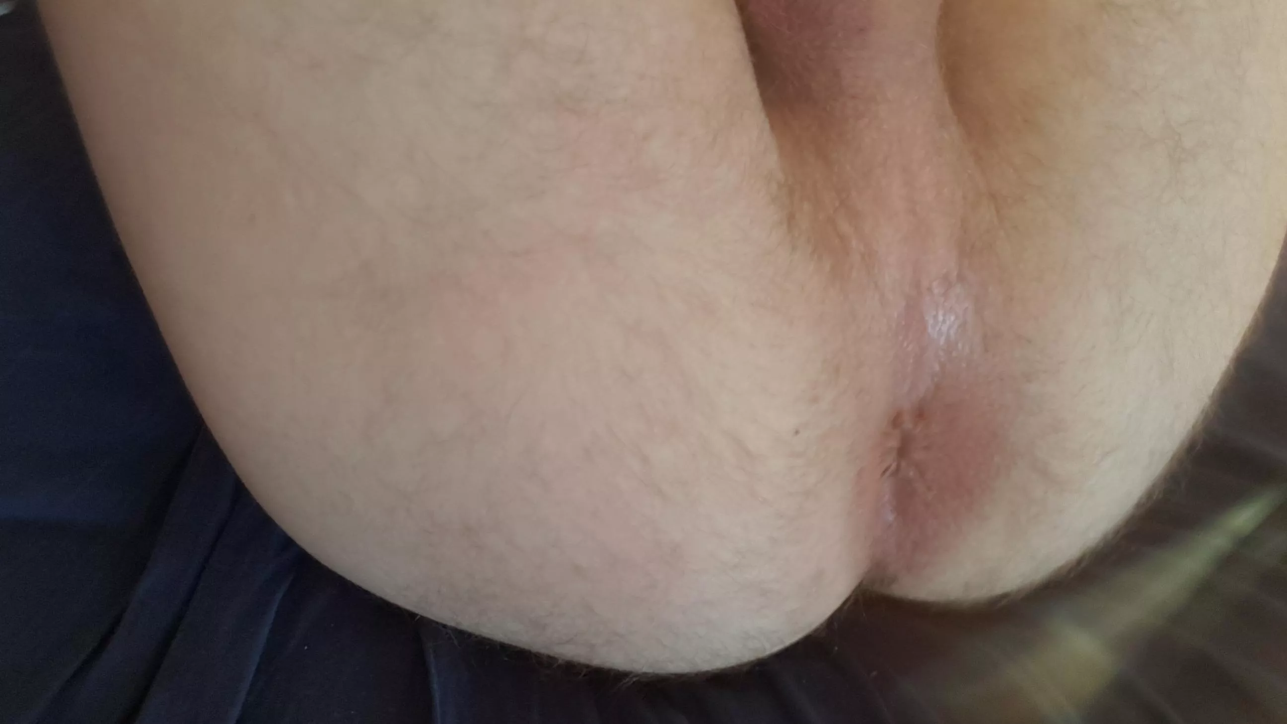 [23] My ass looks better after a bit of a shave I think! who would get in there? 😏