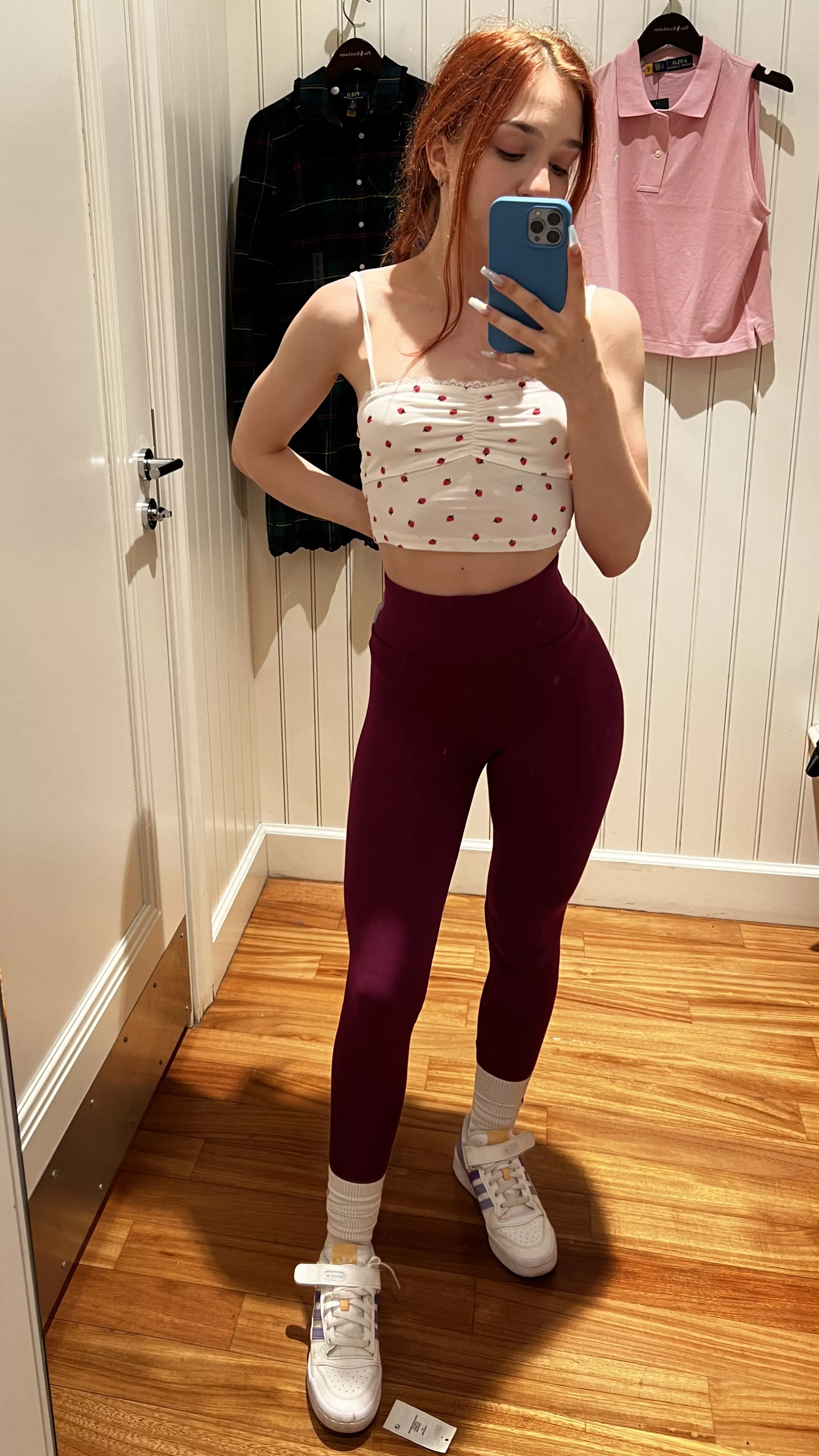 Choosing new leggings ❤️❤️❤️