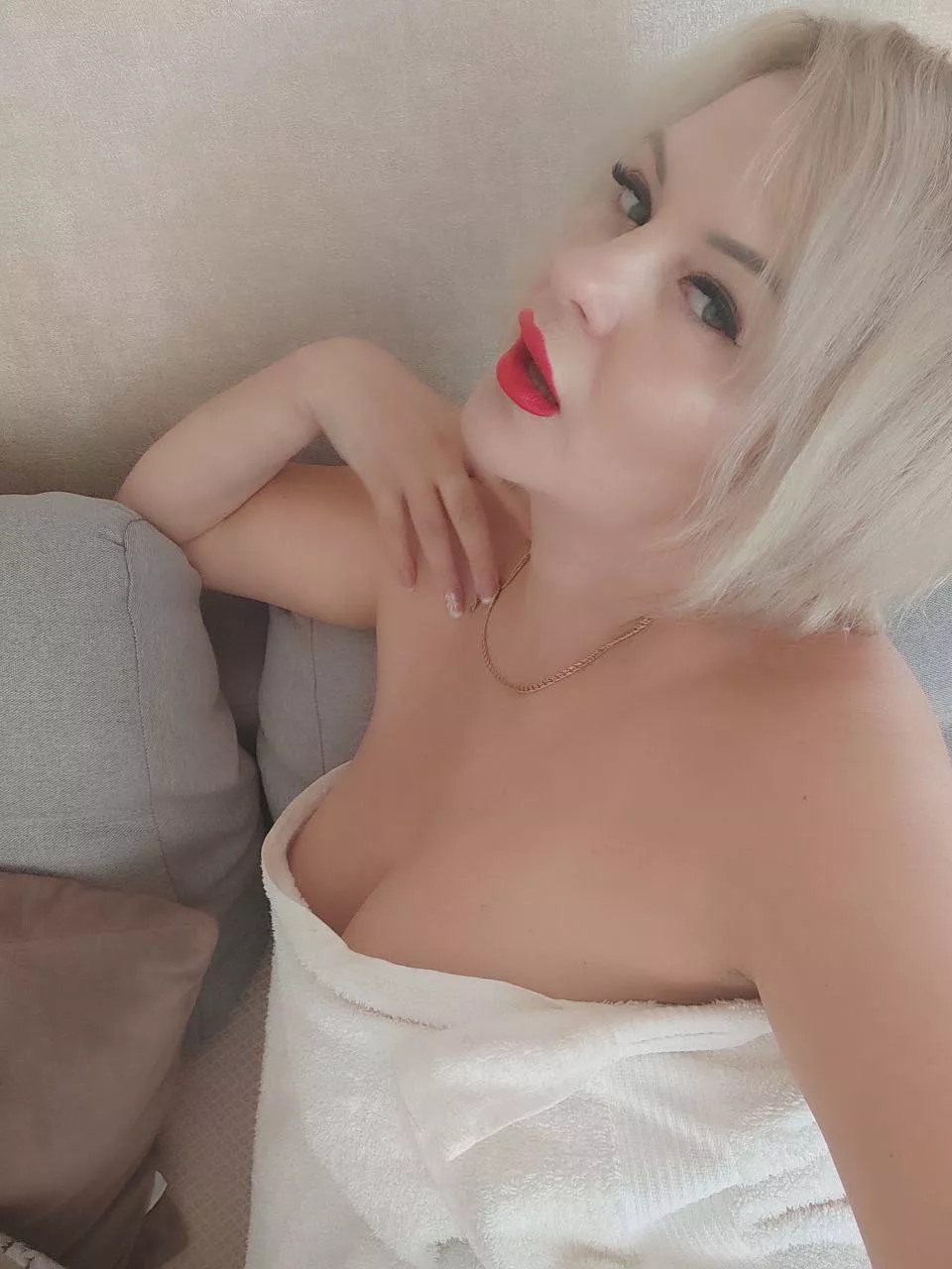 How about sex in the shower with a hot milf ?[F42]