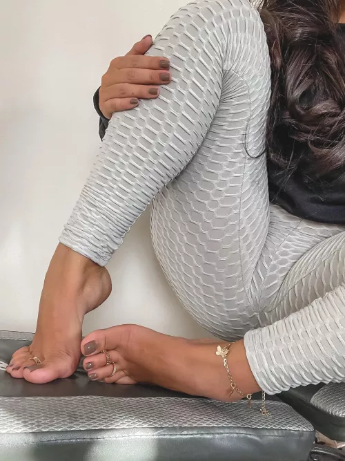 I need a work out buddy or would you just be too distracted? 😝