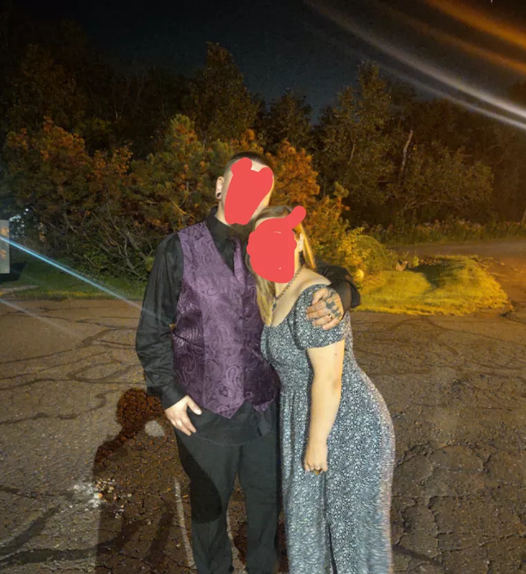 I would love for a woman to show my man a good time😊 27m & 25f in Minnesota! Message us!