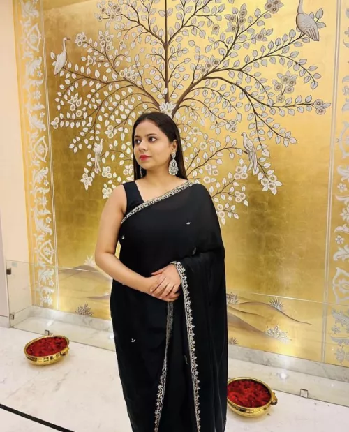 Indian Muslim girls do you want to chats on her ?