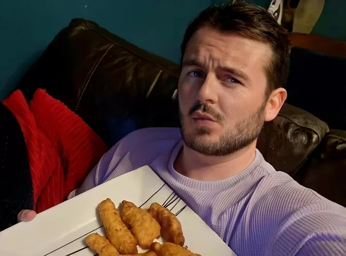 Late night chicken strips anyone? 🤣