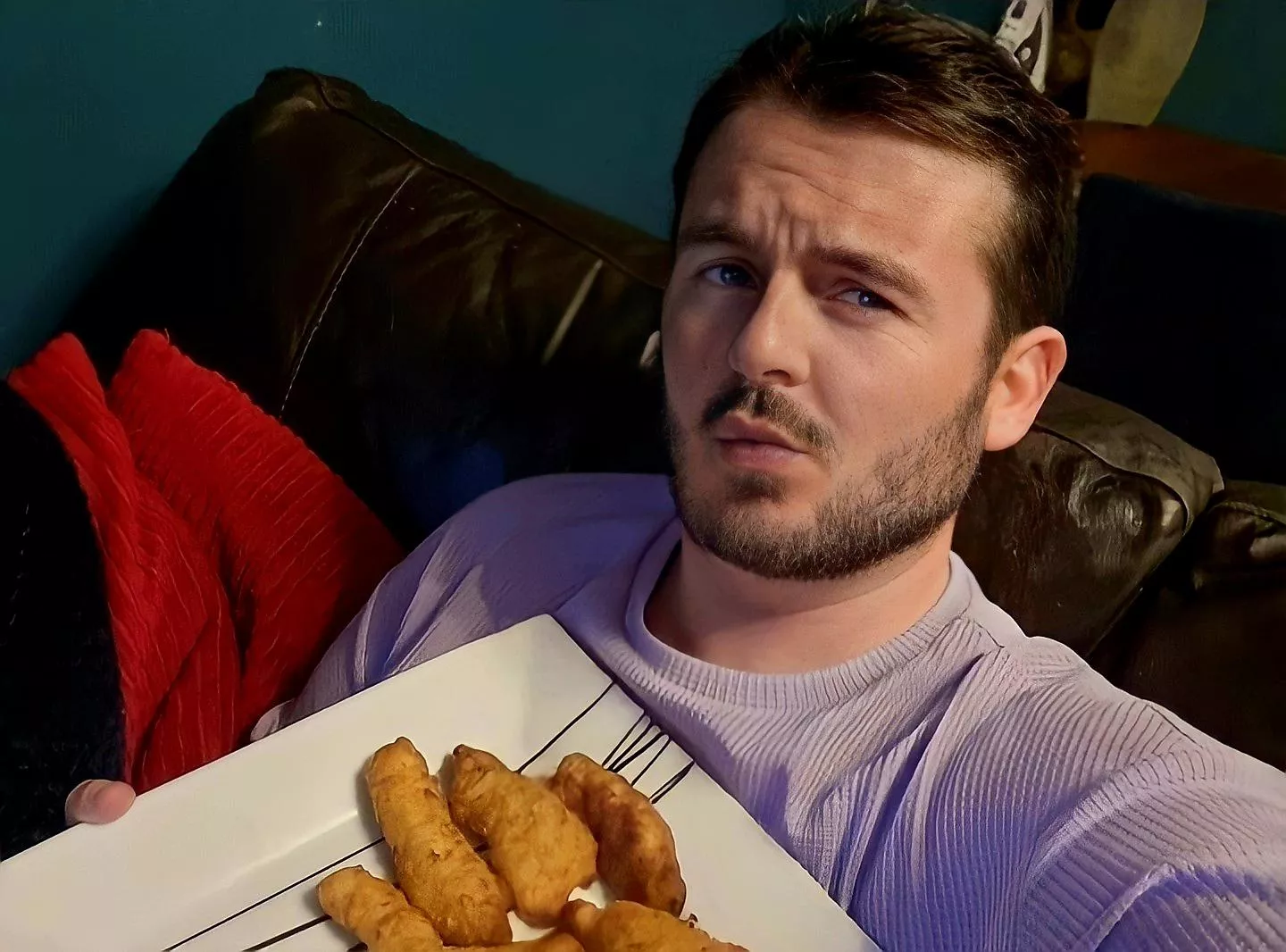 Late night chicken strips anyone? 🤣