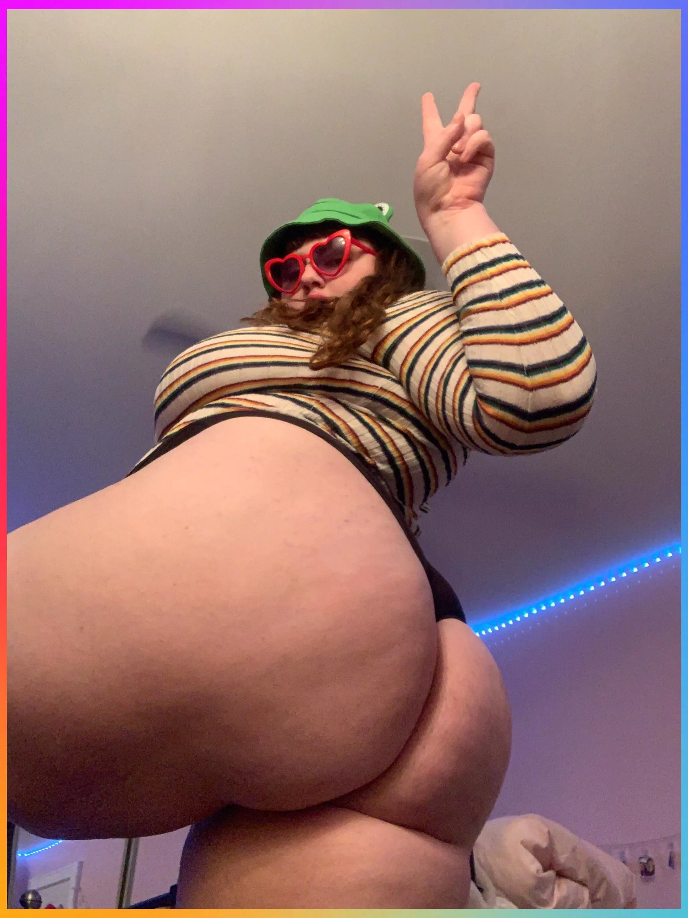 Looking for a nice guy who wants to please me and worship my curves 😈 [domme]