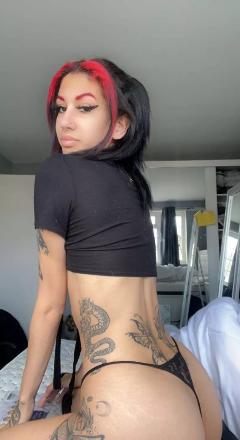 Need a guy that would use the backdoor and fill it right up 😋