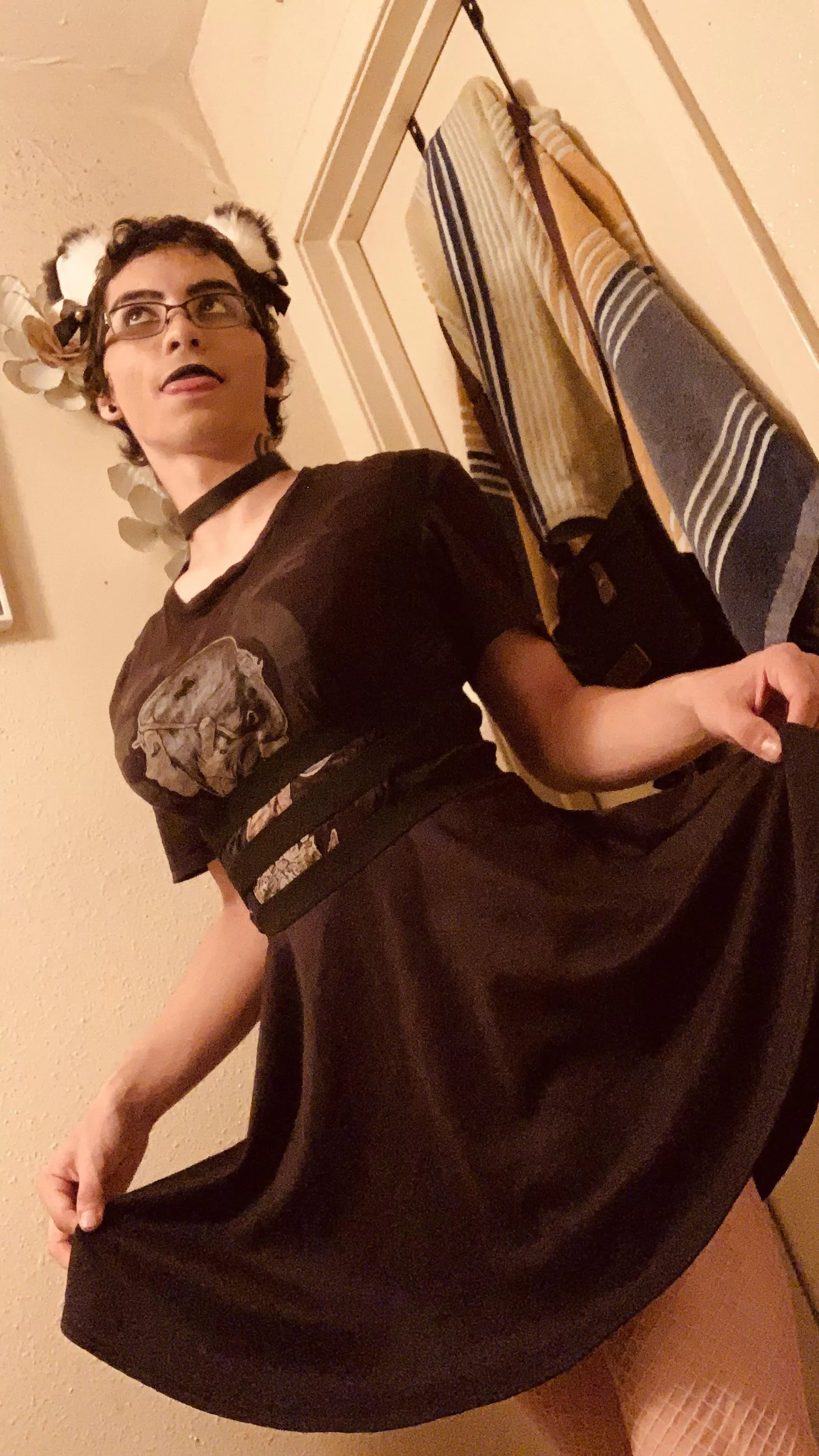 Not me my best look but I love the pink fishnets cx