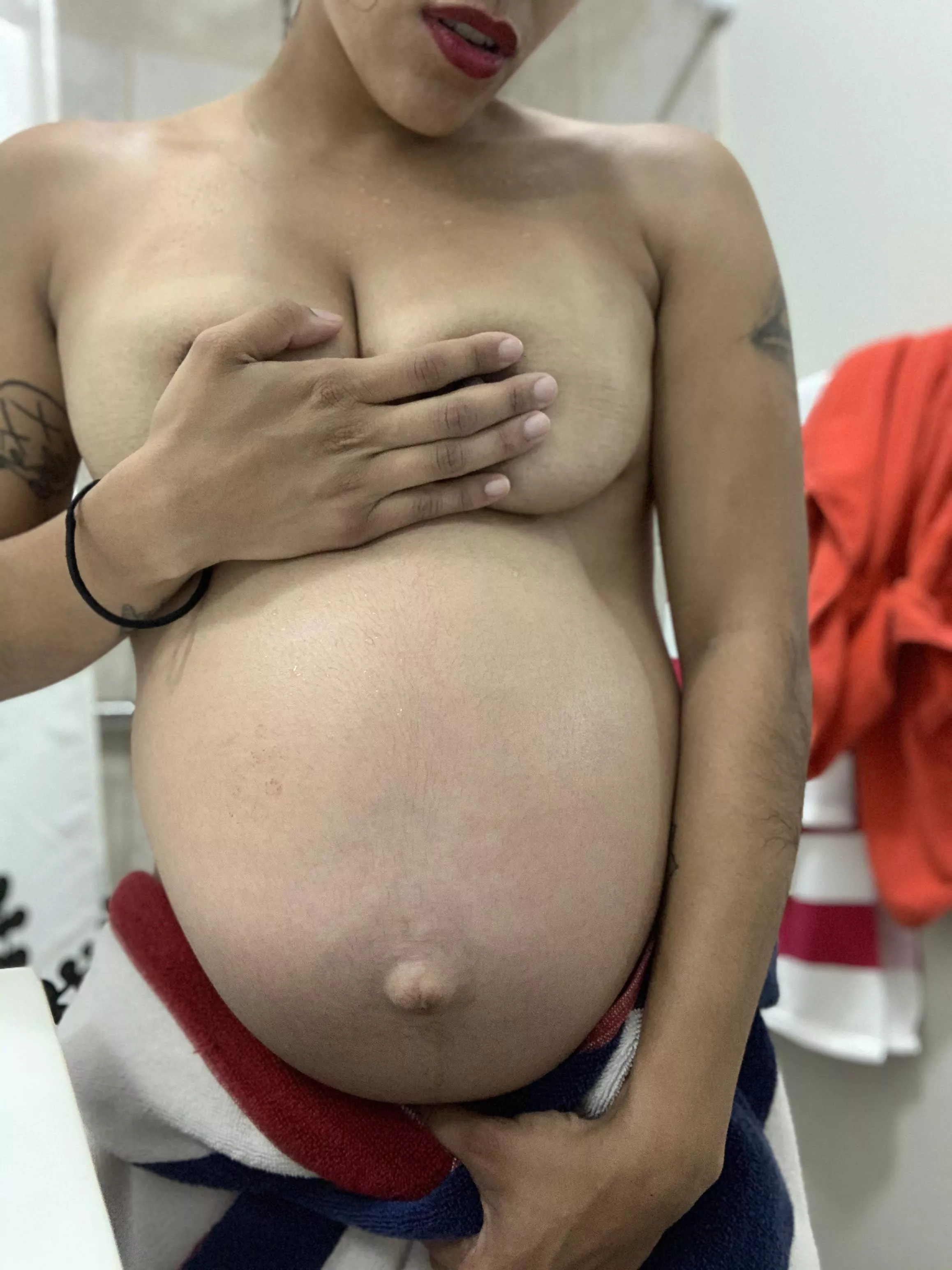 One of the best feelings ever is the feeling after a nice hot shower 🥵