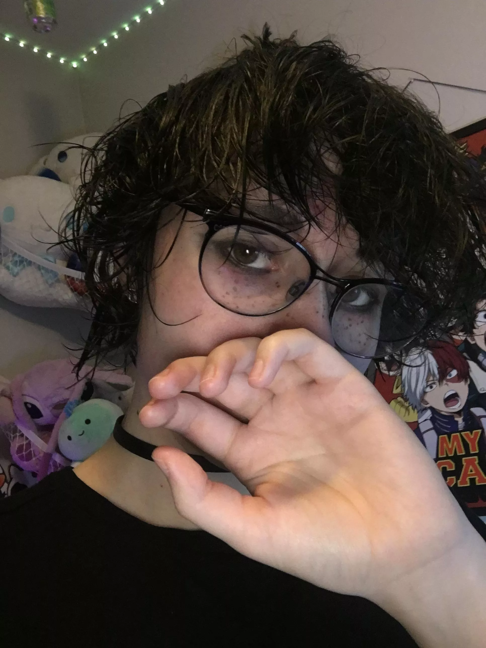 Out of the shower hair looks kind of good lol