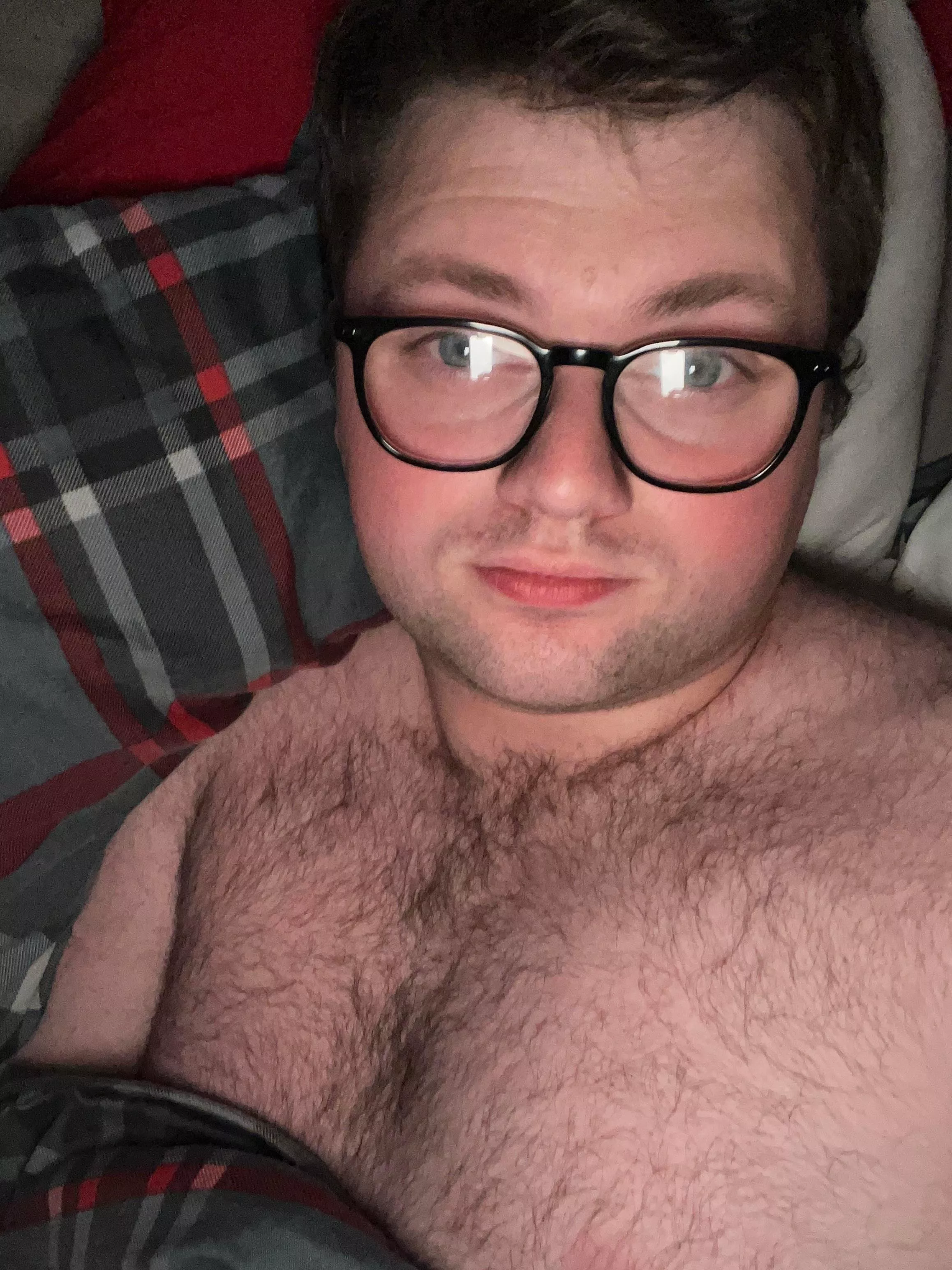 Slow evening - anyone wanna chat? DMs always open!