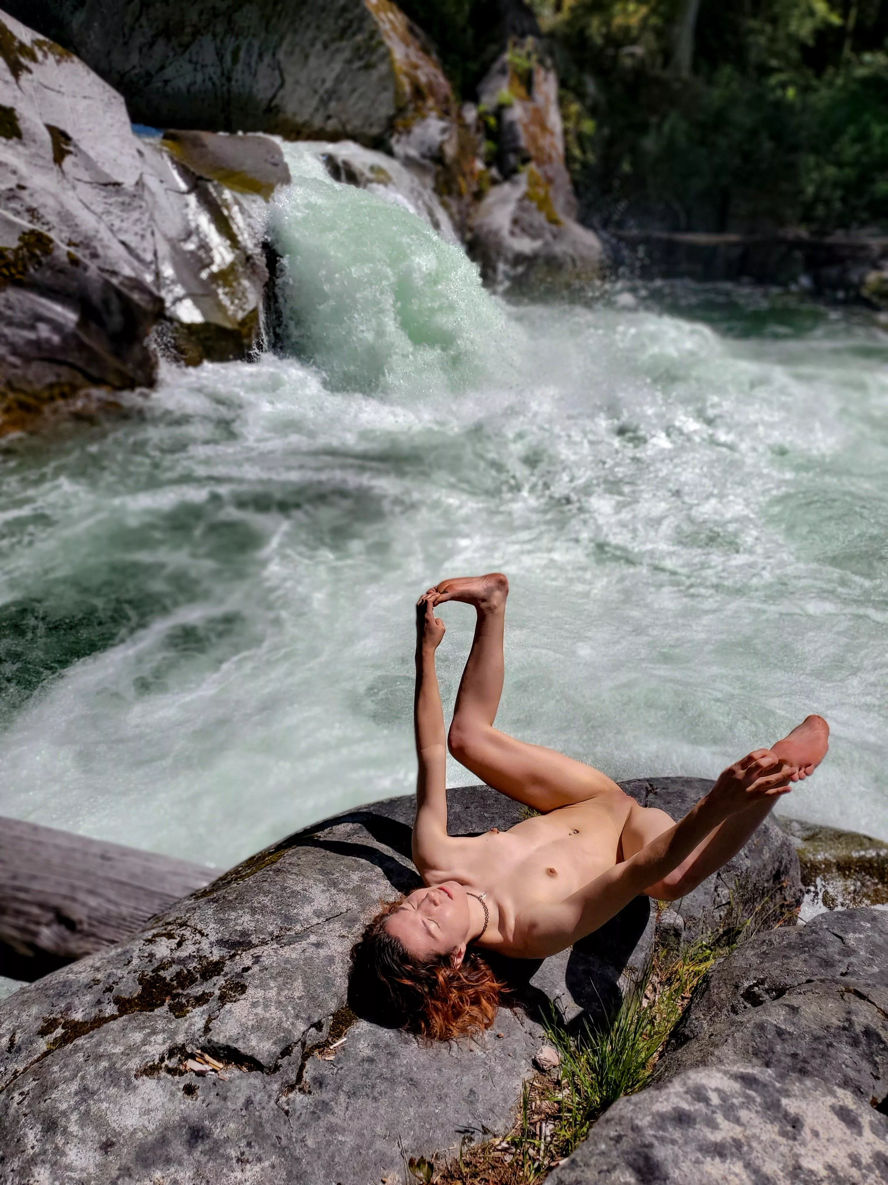 Solar Penetration🔆 I hope no one catches me charging my energy portal in the sun🌞 [IMG]