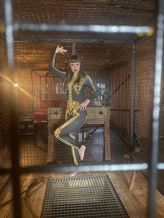 Strict Mistress.. who’s up for sessions??