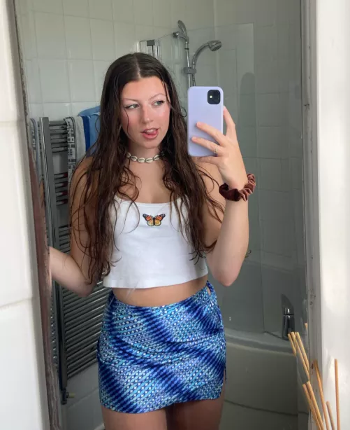 The hair isn't the only wet thing...