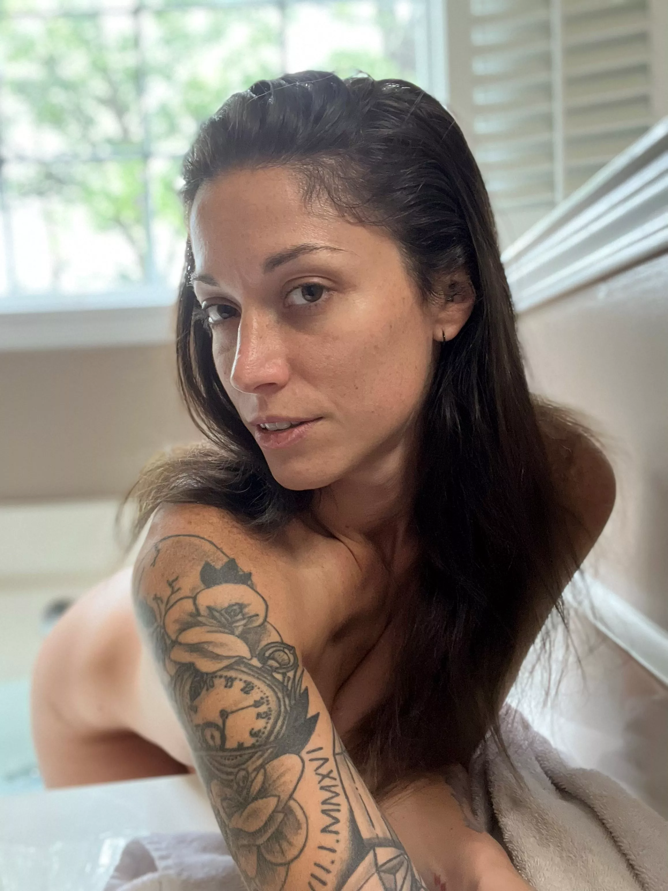 There’s room for one more behind me😈