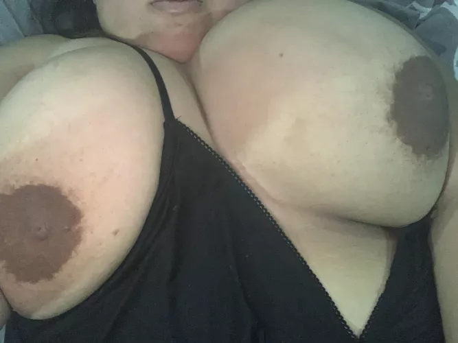 Wanna titty fuck me and milk my tits as a friend ? 🙈❤️🙈