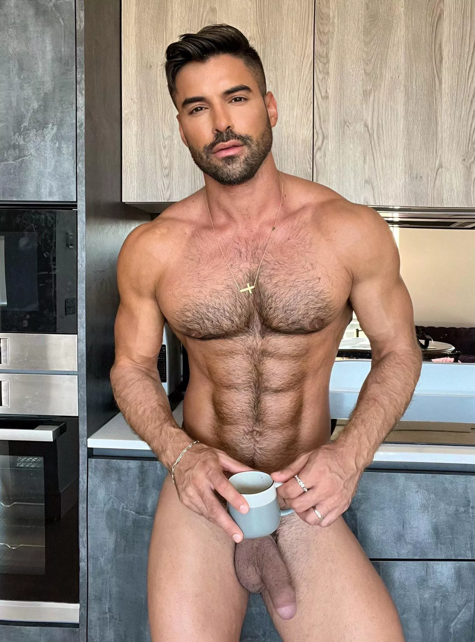 Who wants a cuppa? (30s)