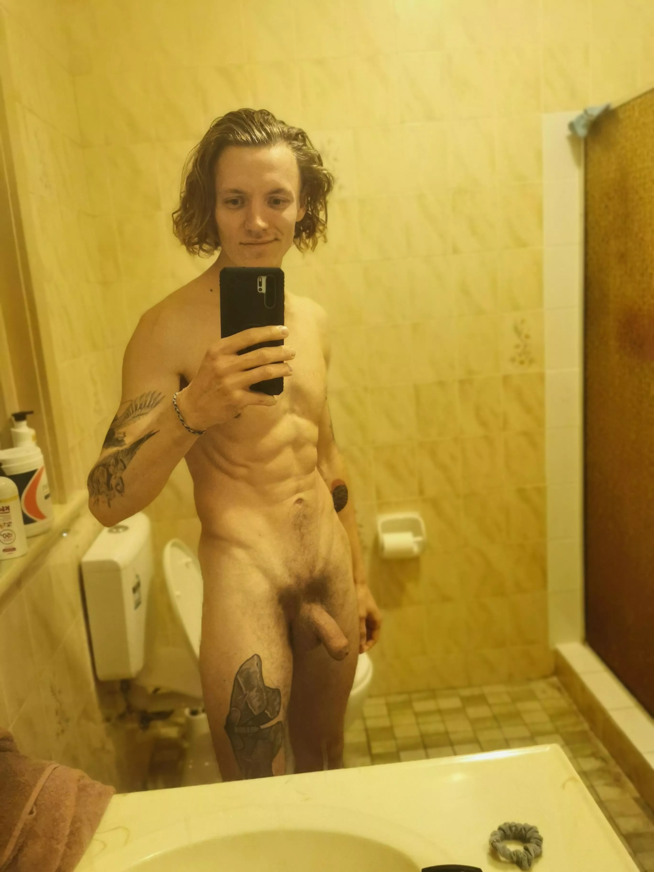 [28M, 71, 183] had to hide all my normal nudes after posting something that could have identified me, but here's another one