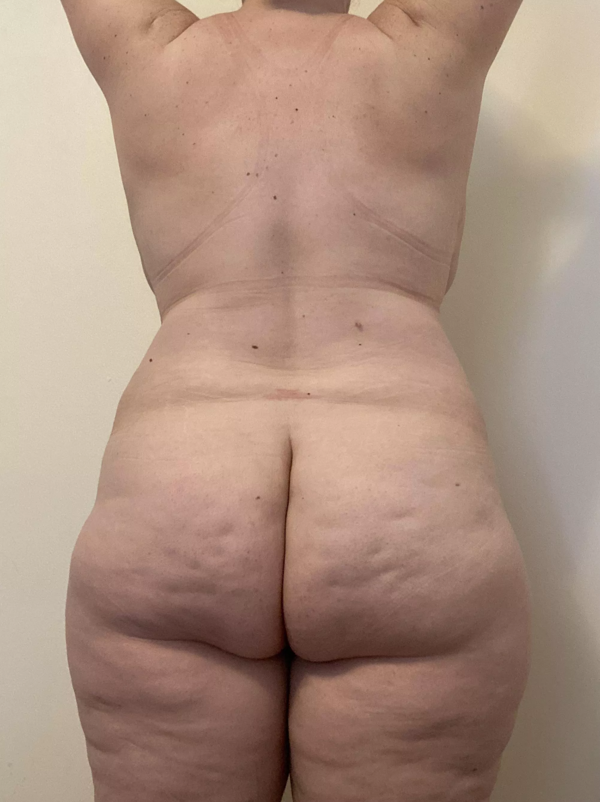 About as real and “normal” as it gets 47F 190 5’3