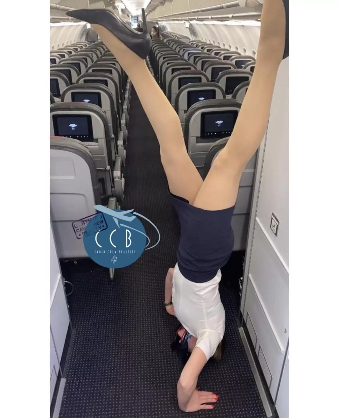 Apart from putting her head on that dirty floor, this is a very impressive picture