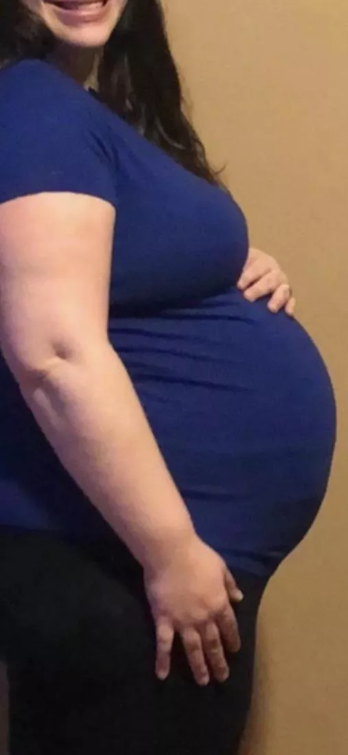 Back when I was pregnant I would eat so much and my boyfriend would cook for me when ever I was hungry.Man I wish I was pregnant again