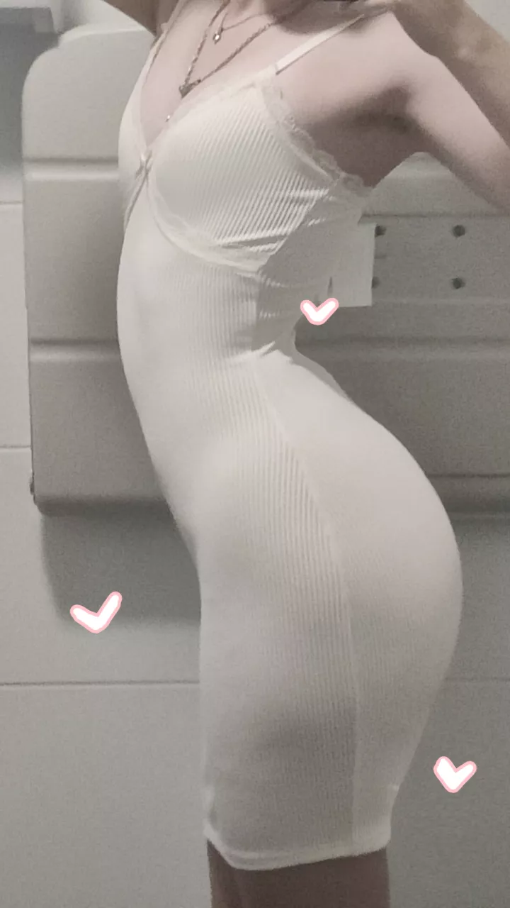 First time wearing a dress (≧▽≦)