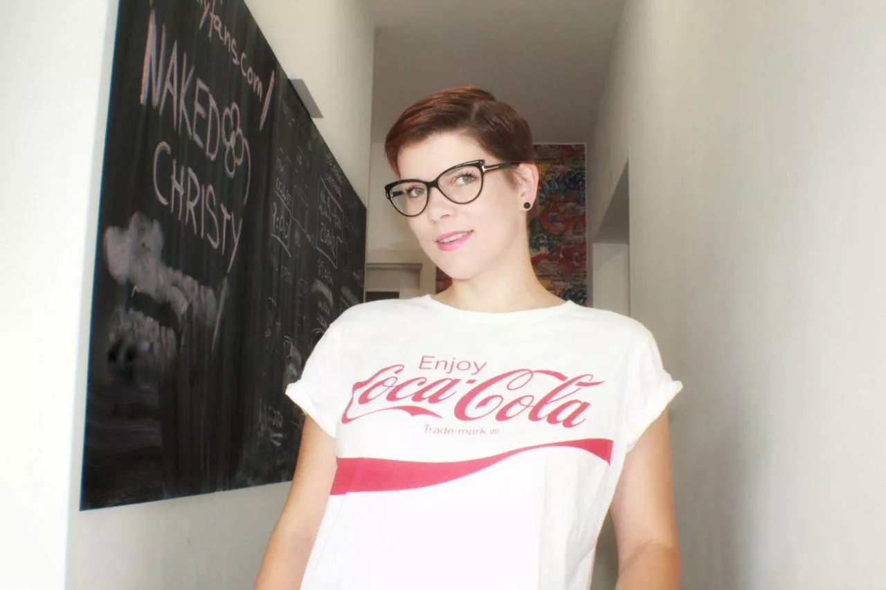 HOT Redhead ....🍌🍉