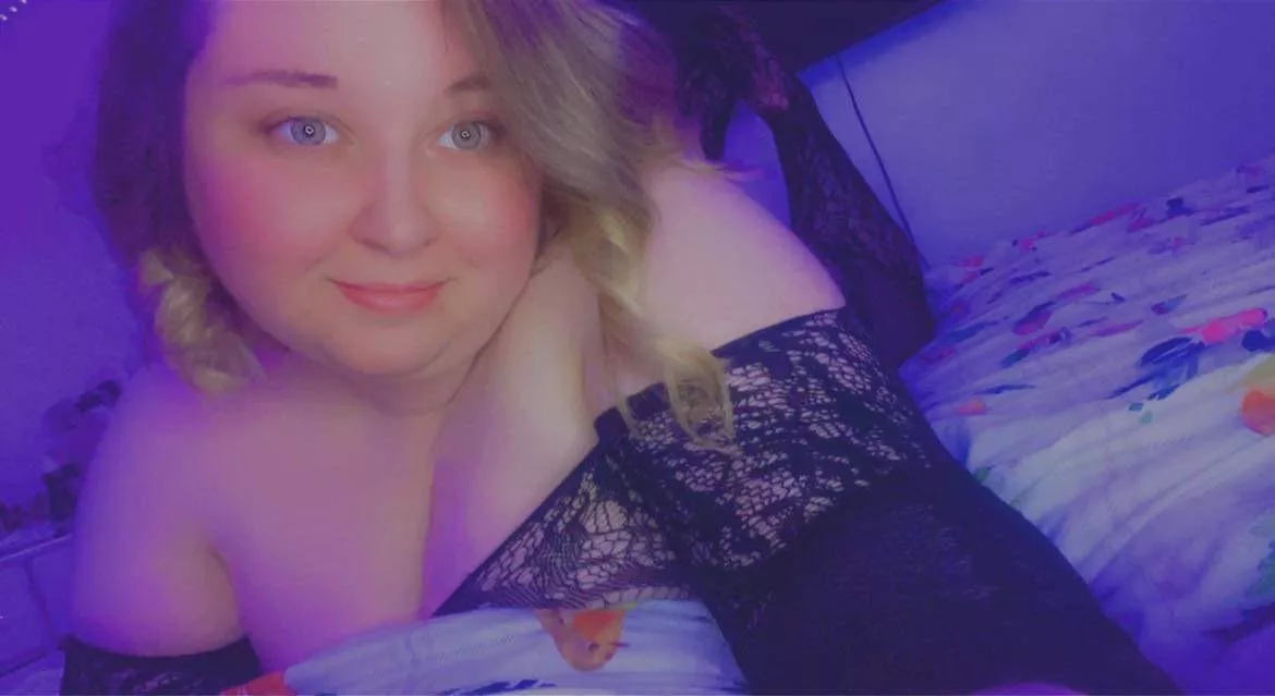 I’m back after a long break, I hope there’s still enough of me for you to love 🥵😘 should I post more?