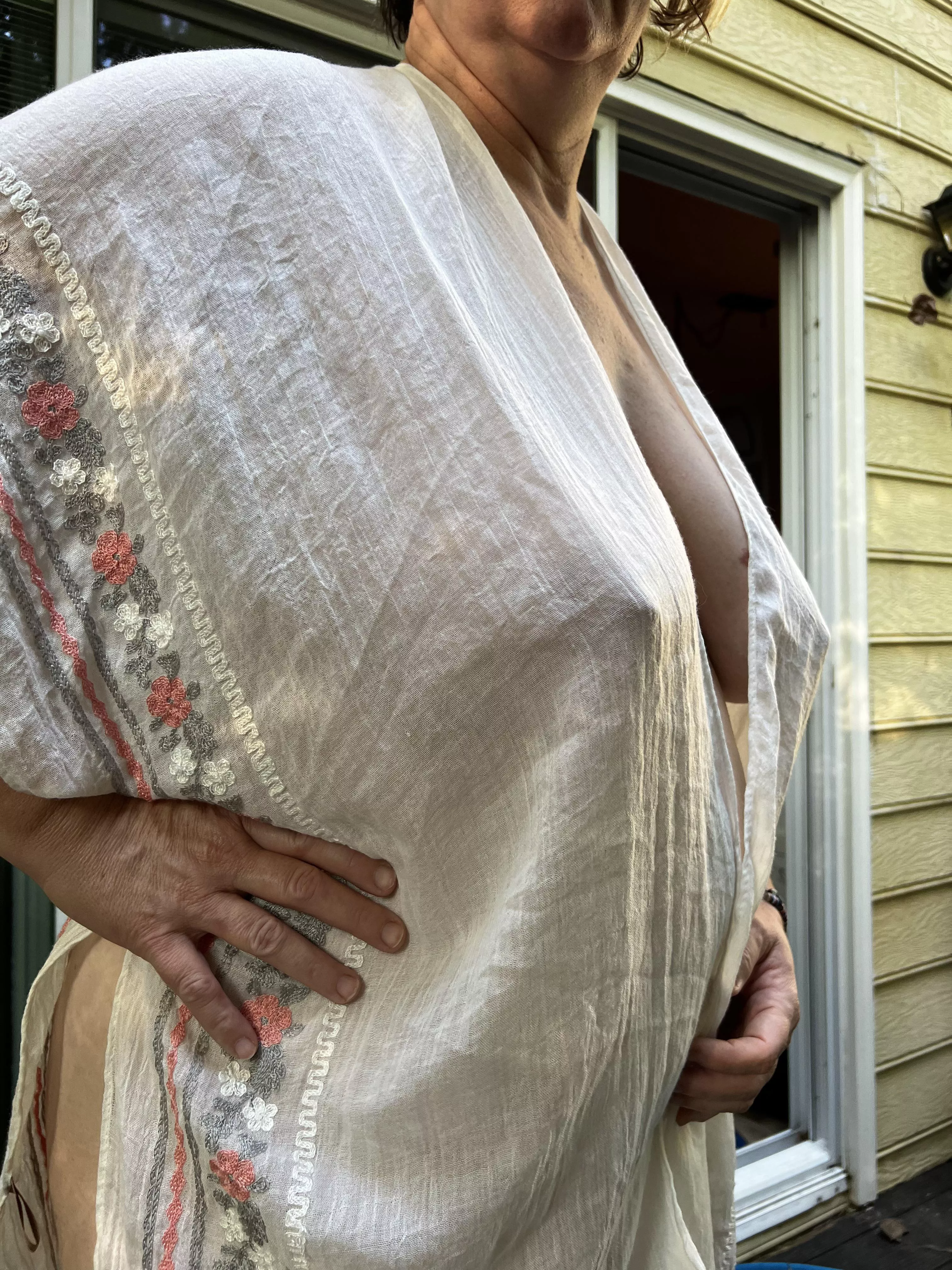 My barista is my kitty