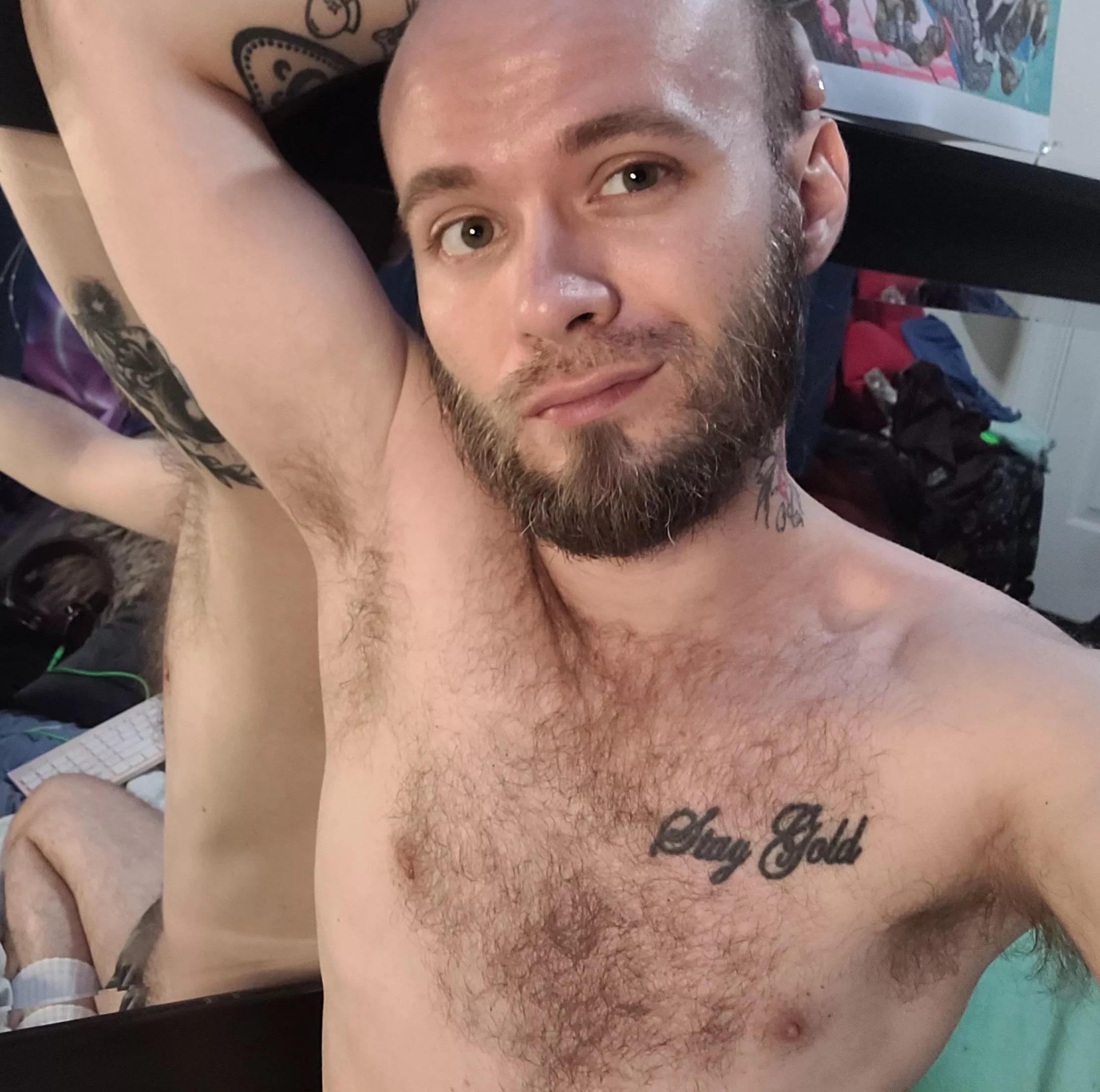 new profile, same Otter 🦦 How's everyone's weekend going?