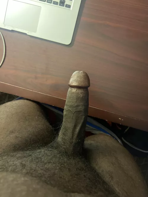 Someone should come distract me at this meeting 😏