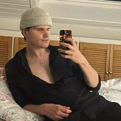 Tbh this shirt is kinda hot🙈