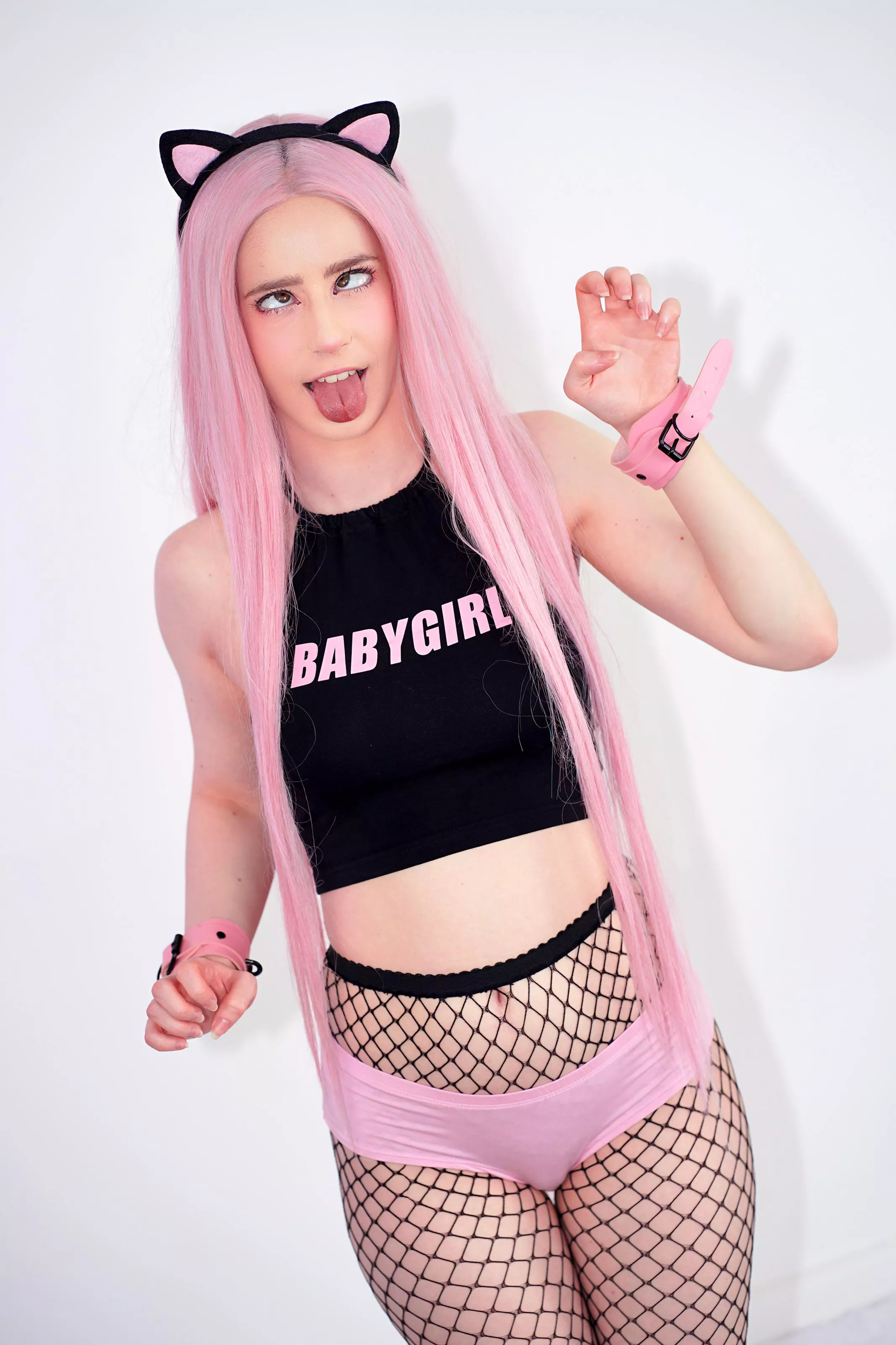 this catgirl is on a cum only diet 🥓🥓🥓