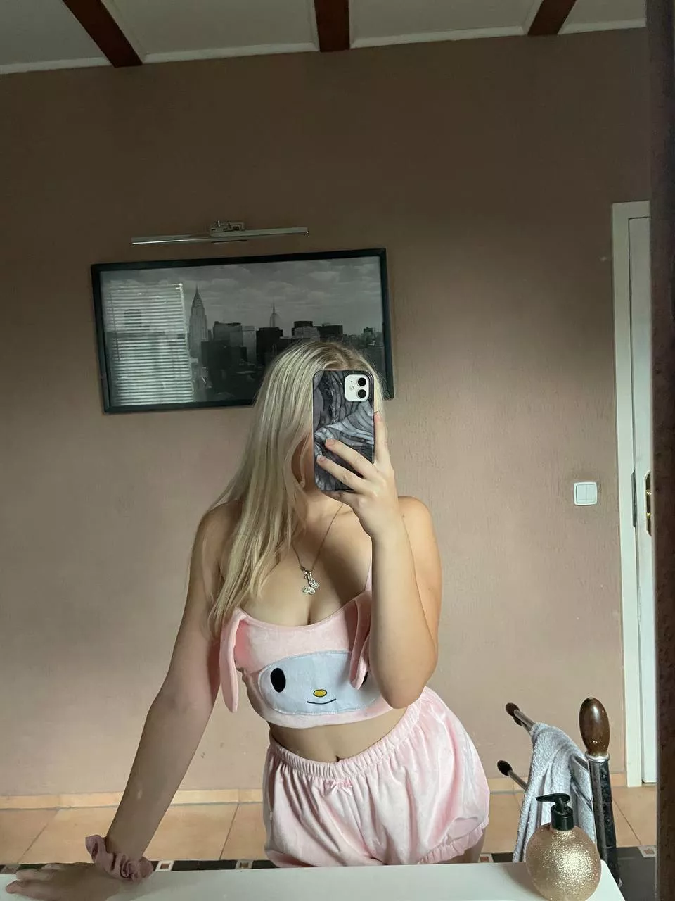 would you date a swedish Kindergarten teacher?