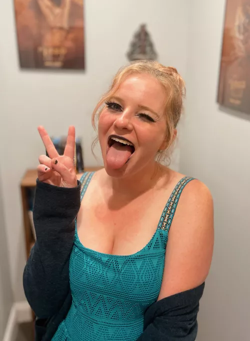 You would be surprised what I could fit in here! [f]