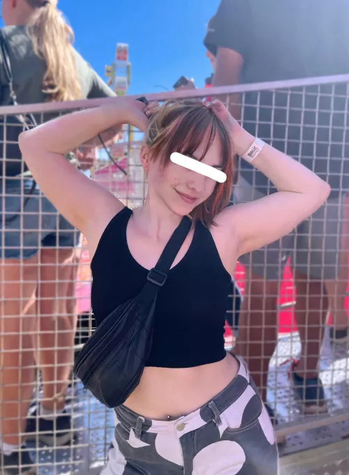 Armpits out at the state fair 🤭