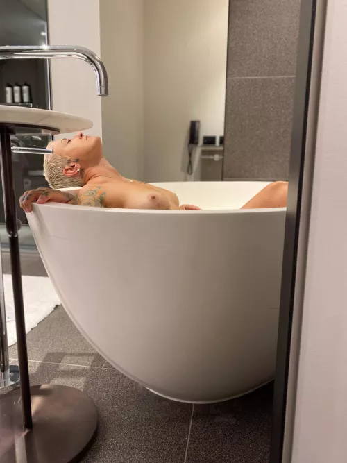 [domme] Come worship my body by scrubbing it clean