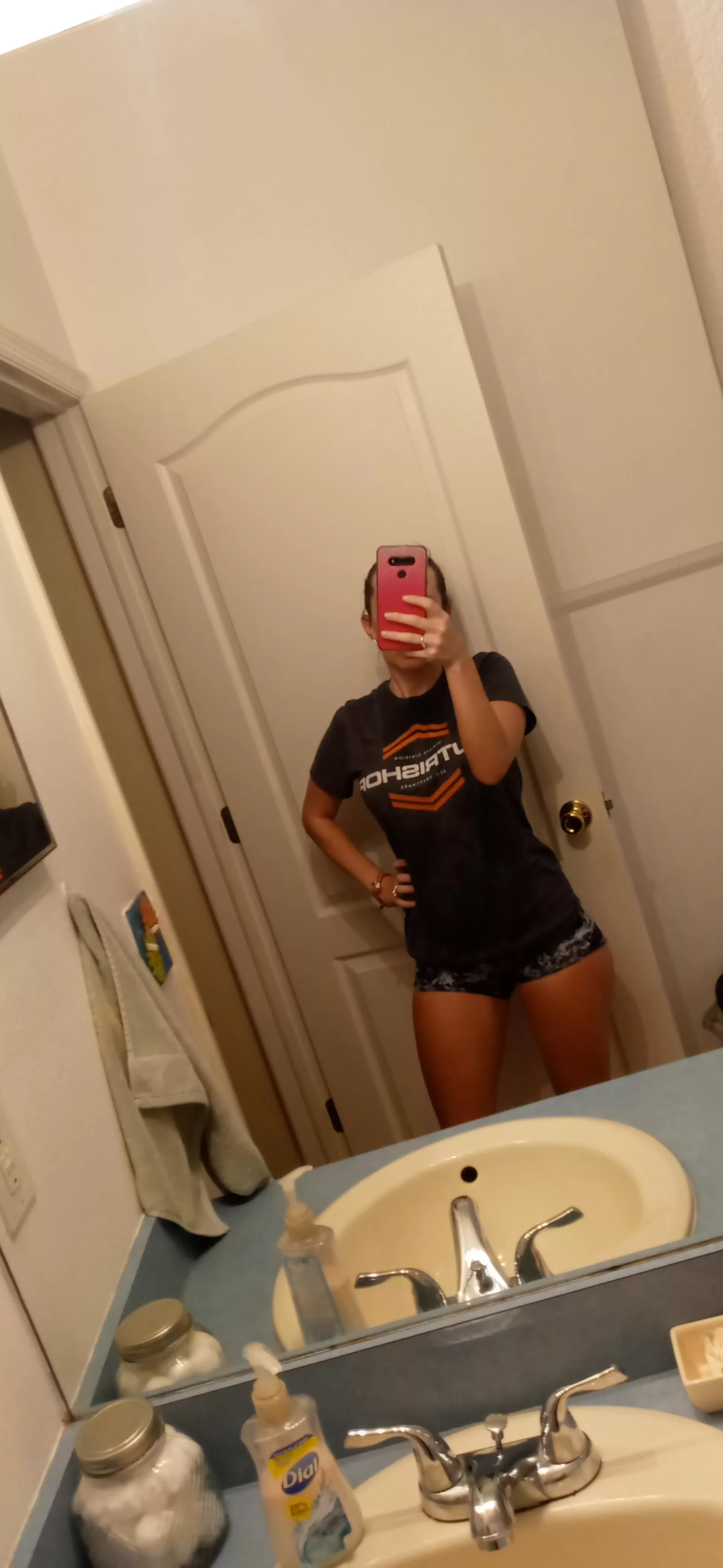 Drenched in sweat this morning 💦Super proud of my morning workout