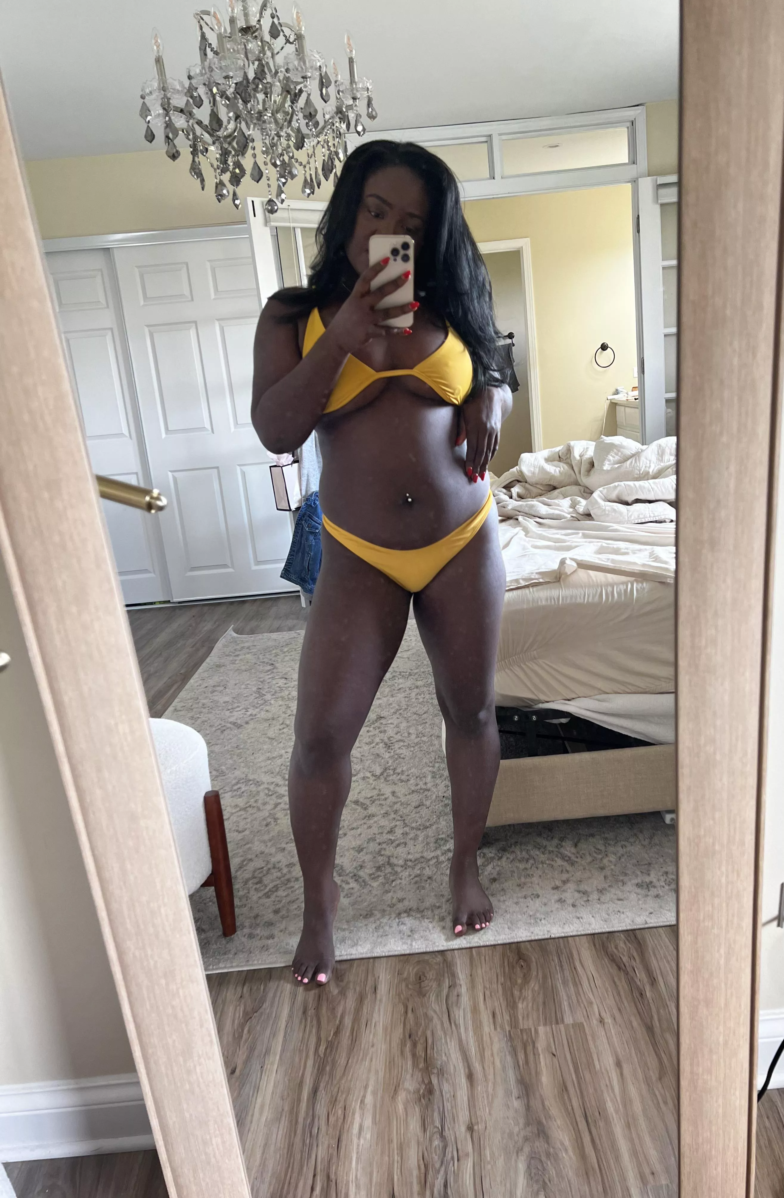 [f]eels like summer is almost over so I’m getting as many pool days in as I can 👙