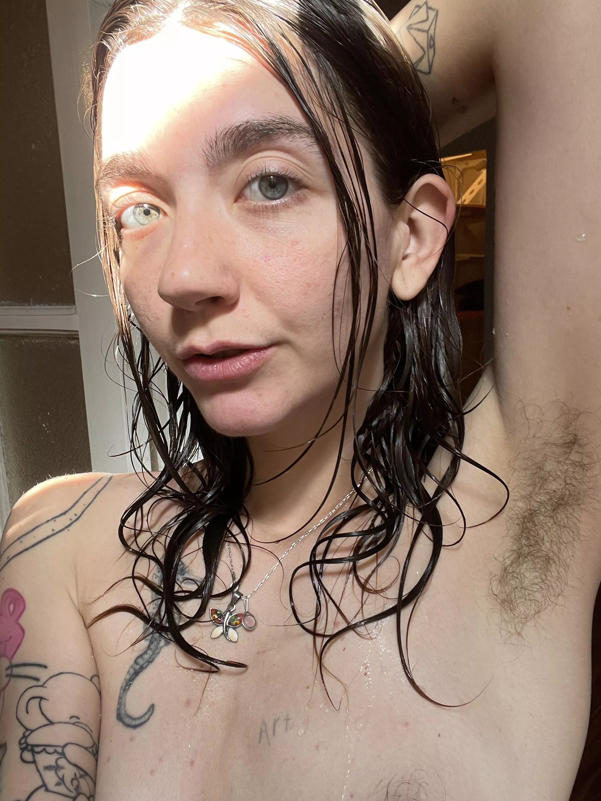 I have a new friend Who loves lick my armpit ❤️‍🔥 its a new sensation for me